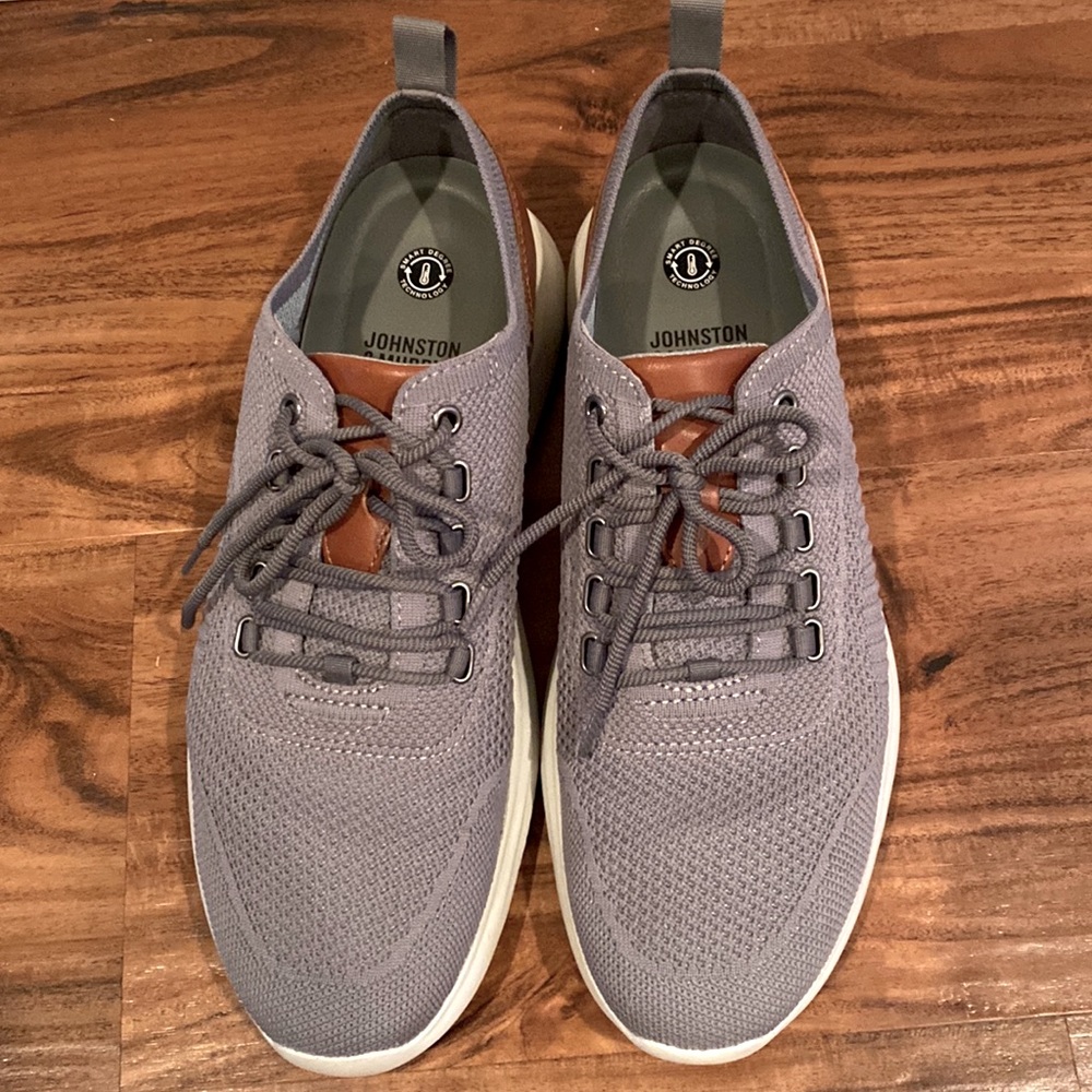 Johnston Murphy memory foam sneaker size 9
